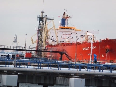 タンカーからの港湾荷役に活躍